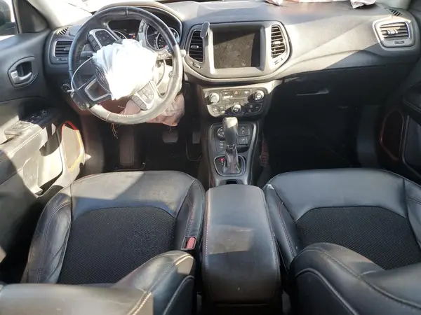 3C4NJDDB1JT146787 2018 JEEP COMPASS - Image 8