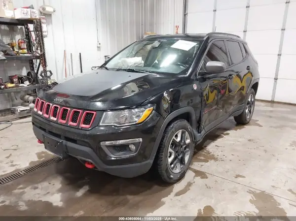 3C4NJDDB1JT187615 2018 JEEP COMPASS - Image 2