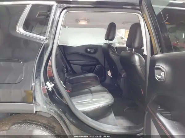 3C4NJDDB1JT187615 2018 JEEP COMPASS - Image 8