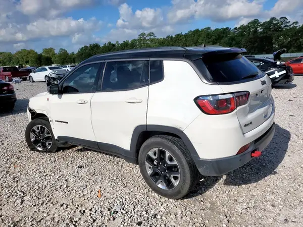 3C4NJDDB1JT205269 2018 JEEP COMPASS - Image 2
