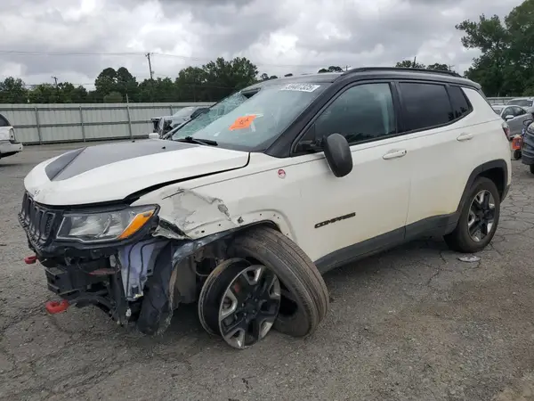 3C4NJDDB1JT210682 2018 JEEP COMPASS - Image 1