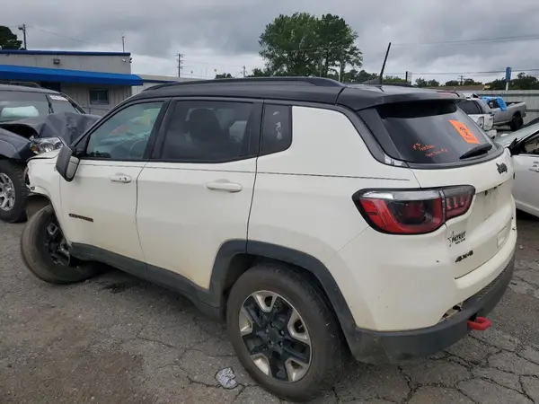 3C4NJDDB1JT210682 2018 JEEP COMPASS - Image 2
