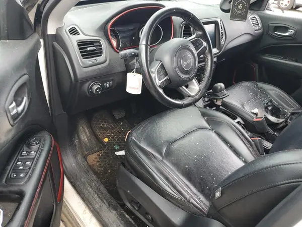 3C4NJDDB1JT210682 2018 JEEP COMPASS - Image 8