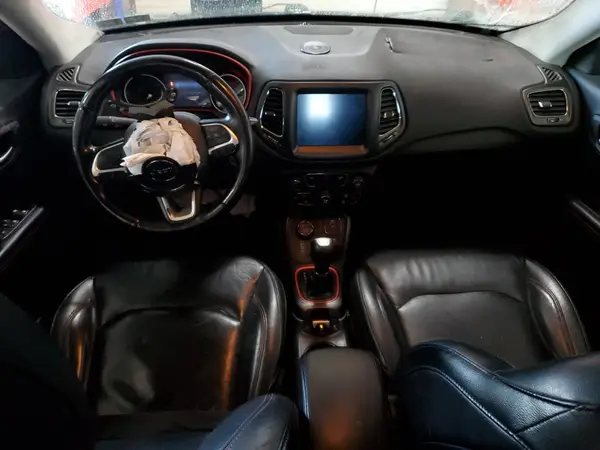 3C4NJDDB1JT230530 2018 JEEP COMPASS - Image 8