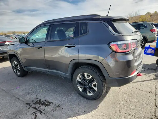3C4NJDDB1JT234688 2018 JEEP COMPASS - Image 2