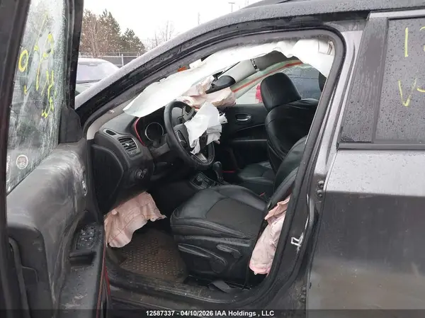 3C4NJDDB1JT255492 2018 JEEP COMPASS - Image 8