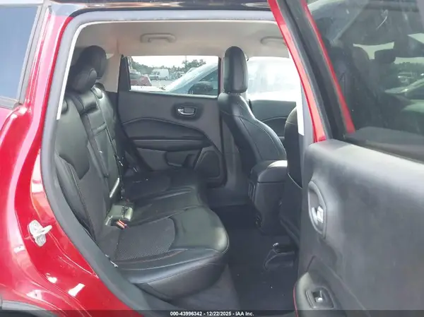 3C4NJDDB1JT314153 2018 JEEP COMPASS - Image 8