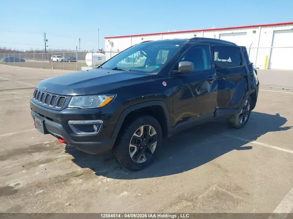 3C4NJDDB1JT330689 2018 JEEP COMPASS - Image 2