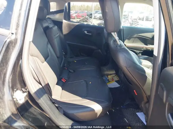 3C4NJDDB1JT330689 2018 JEEP COMPASS - Image 8