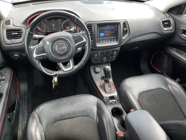 3C4NJDDB1JT331079 2018 JEEP COMPASS - Image 8