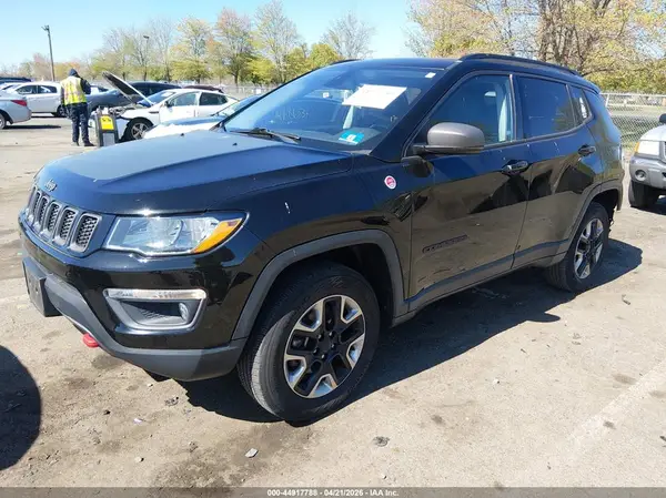 3C4NJDDB1JT343359 2018 JEEP COMPASS - Image 2