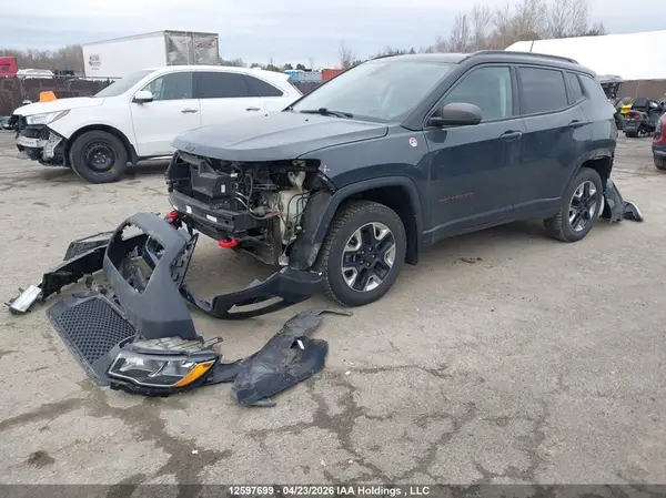 3C4NJDDB1JT417475 2018 JEEP COMPASS - Image 2