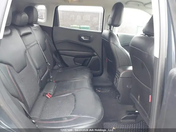 3C4NJDDB1JT417475 2018 JEEP COMPASS - Image 8
