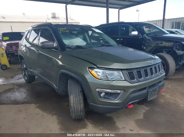 3C4NJDDB1JT419422 2018 JEEP COMPASS - Image 1