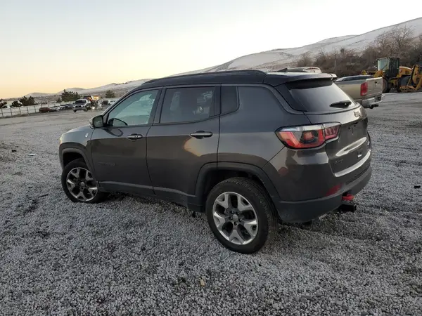 3C4NJDDB1JT441565 2018 JEEP COMPASS - Image 2