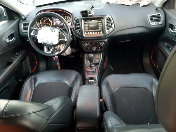 3C4NJDDB1JT441565 2018 JEEP COMPASS - Image 8