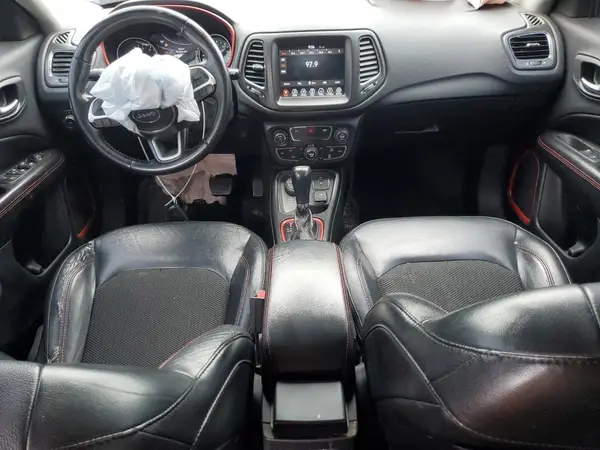 3C4NJDDB1JT450945 2018 JEEP COMPASS - Image 8
