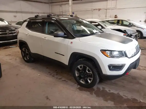 3C4NJDDB1JT451013 2018 JEEP COMPASS - Image 1