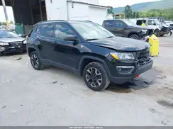 3C4NJDDB1JT451464 2018 JEEP COMPASS