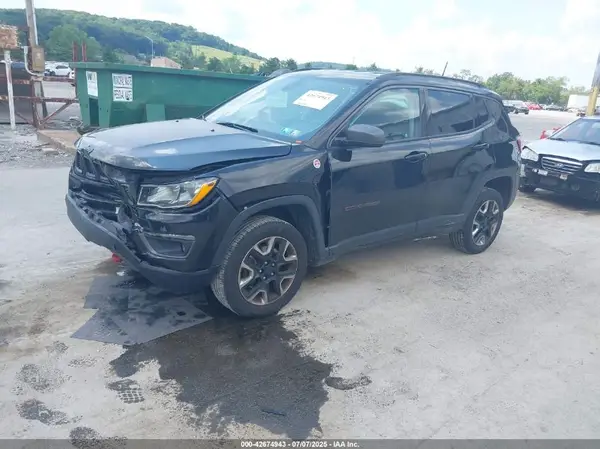 3C4NJDDB1JT451464 2018 JEEP COMPASS - Image 2