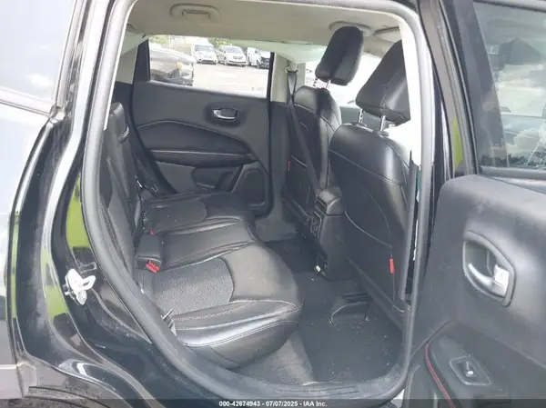 3C4NJDDB1JT451464 2018 JEEP COMPASS - Image 8