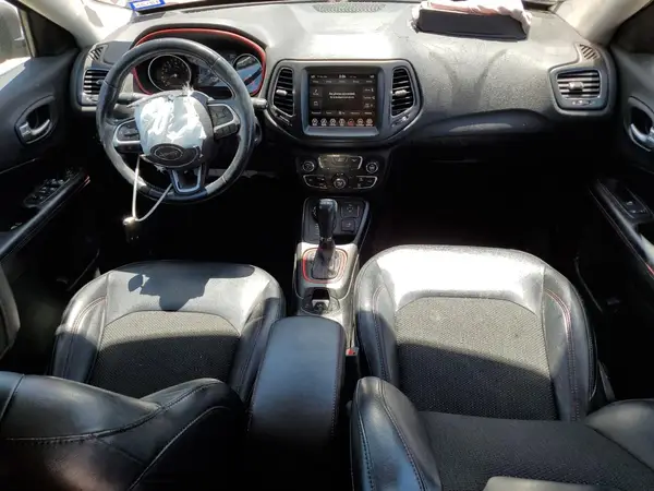 3C4NJDDB1JT451514 2018 JEEP COMPASS - Image 8