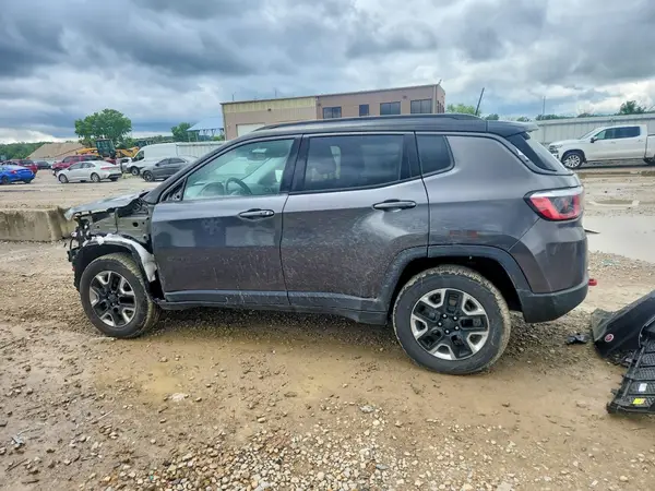 3C4NJDDB1JT454994 2018 JEEP COMPASS - Image 2