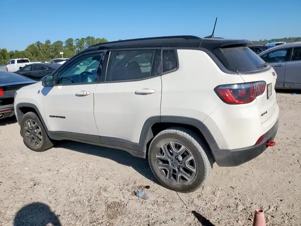 3C4NJDDB1JT482617 2018 JEEP COMPASS - Image 2