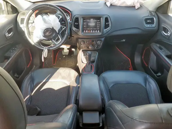 3C4NJDDB1JT482617 2018 JEEP COMPASS - Image 8