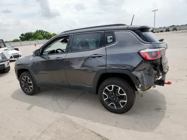 3C4NJDDB1JT483766 2018 JEEP COMPASS - Image 2