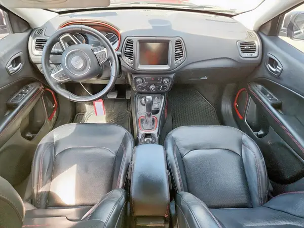 3C4NJDDB1JT483766 2018 JEEP COMPASS - Image 8