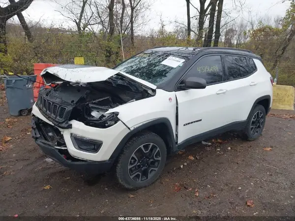 3C4NJDDB1JT485307 2018 JEEP COMPASS - Image 2