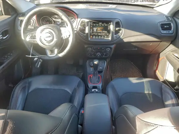 3C4NJDDB1JT493584 2018 JEEP COMPASS - Image 8