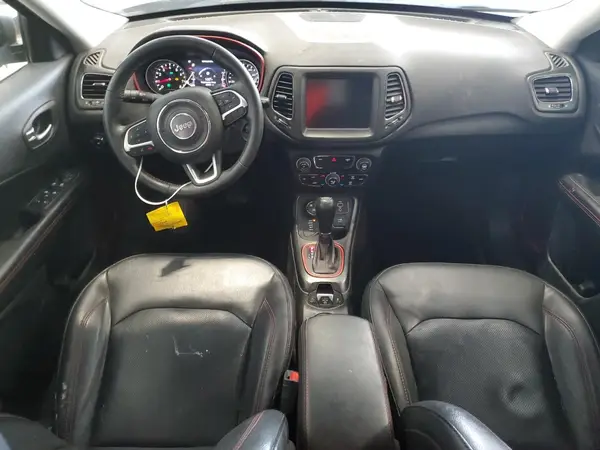 3C4NJDDB1JT501134 2018 JEEP COMPASS - Image 8