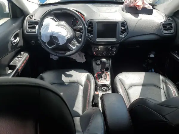 3C4NJDDB1JT501151 2018 JEEP COMPASS - Image 8