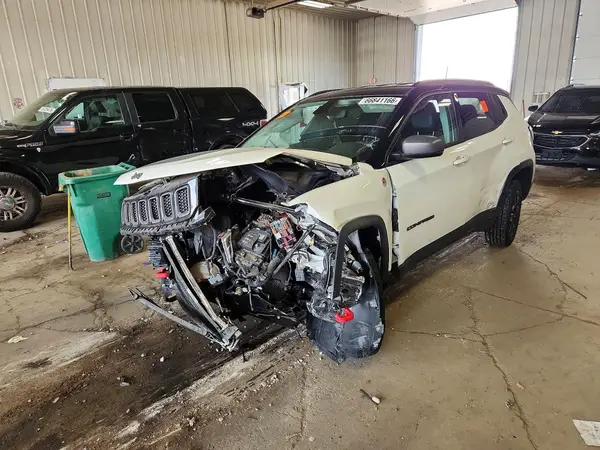 3C4NJDDB1JT501795 2018 JEEP COMPASS - Image 1