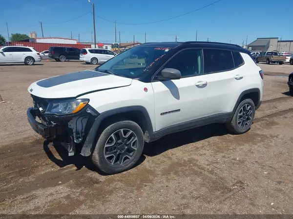 3C4NJDDB1KT618195 2019 JEEP COMPASS - Image 2