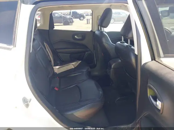 3C4NJDDB1KT618195 2019 JEEP COMPASS - Image 8
