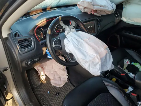 3C4NJDDB1KT619430 2019 JEEP COMPASS - Image 8