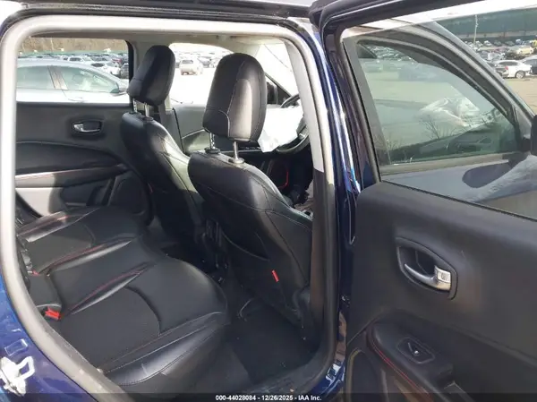 3C4NJDDB1KT620433 2019 JEEP COMPASS - Image 8