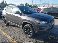 3C4NJDDB1KT670930 2019 JEEP COMPASS