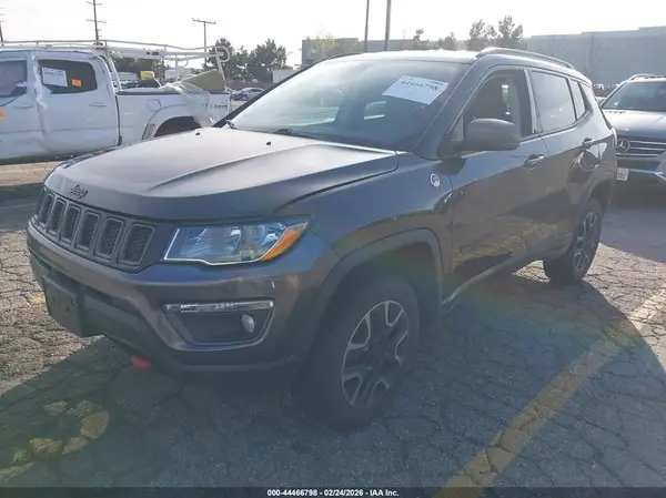 3C4NJDDB1KT670930 2019 JEEP COMPASS - Image 2
