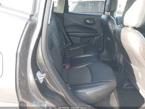 3C4NJDDB1KT670930 2019 JEEP COMPASS - Image 8