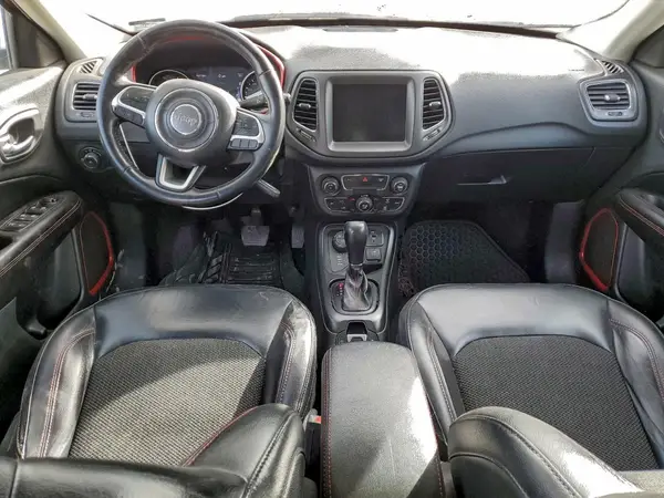 3C4NJDDB1KT671267 2019 JEEP COMPASS - Image 8