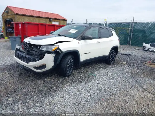 3C4NJDDB1KT671317 2019 JEEP COMPASS - Image 2