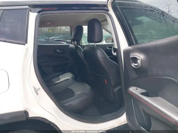 3C4NJDDB1KT671317 2019 JEEP COMPASS - Image 8