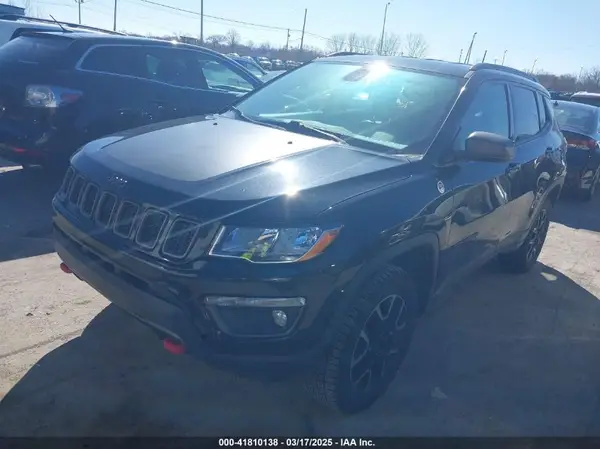 3C4NJDDB1KT671642 2019 JEEP COMPASS - Image 2