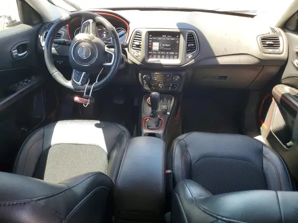 3C4NJDDB1KT697755 2019 JEEP COMPASS - Image 8