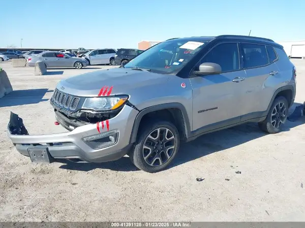 3C4NJDDB1KT722279 2019 JEEP COMPASS - Image 2