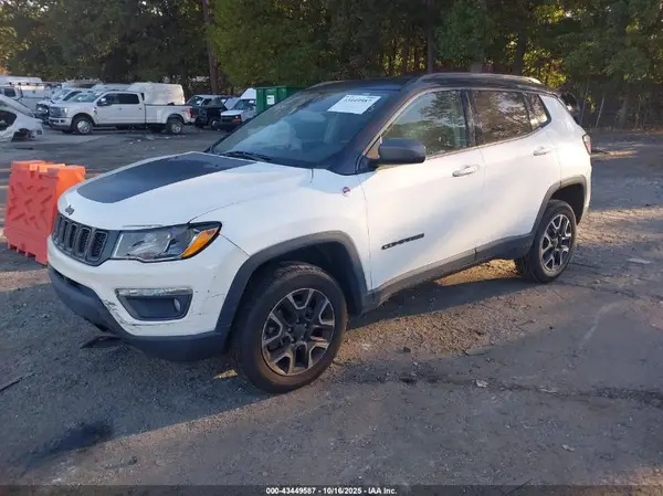 3C4NJDDB1KT739616 2019 JEEP COMPASS - Image 2